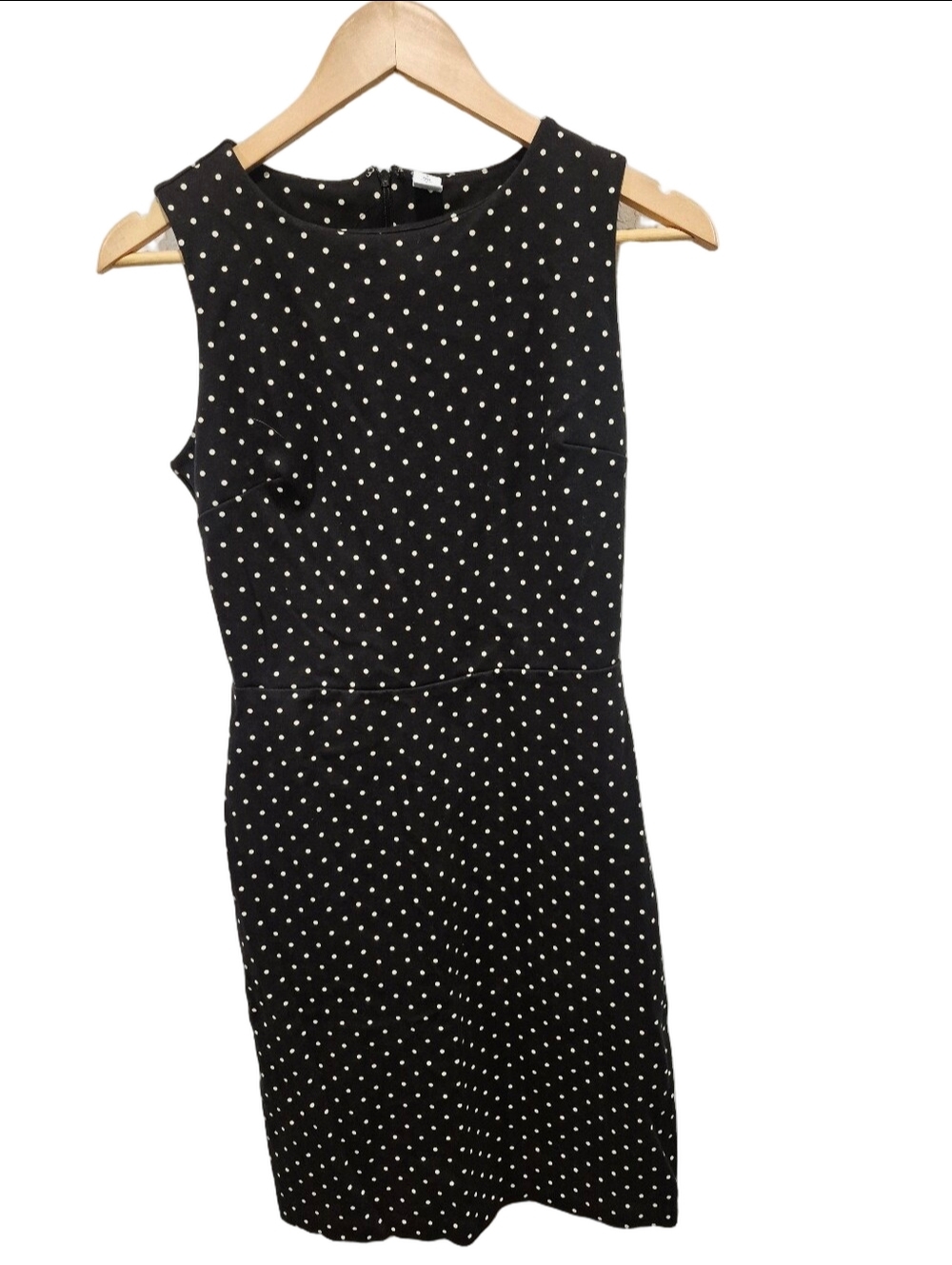 Old Navy Sleeveless Stretch Cotton Sheath Dress in Black Polka Dot